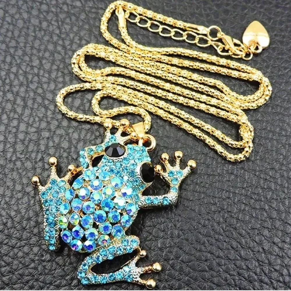 🐸 Betsey Johnson sparkling aqua crystal froggy pendant necklace 🐸